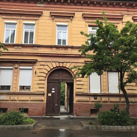 Classic Apartman Szegedin Exterior foto